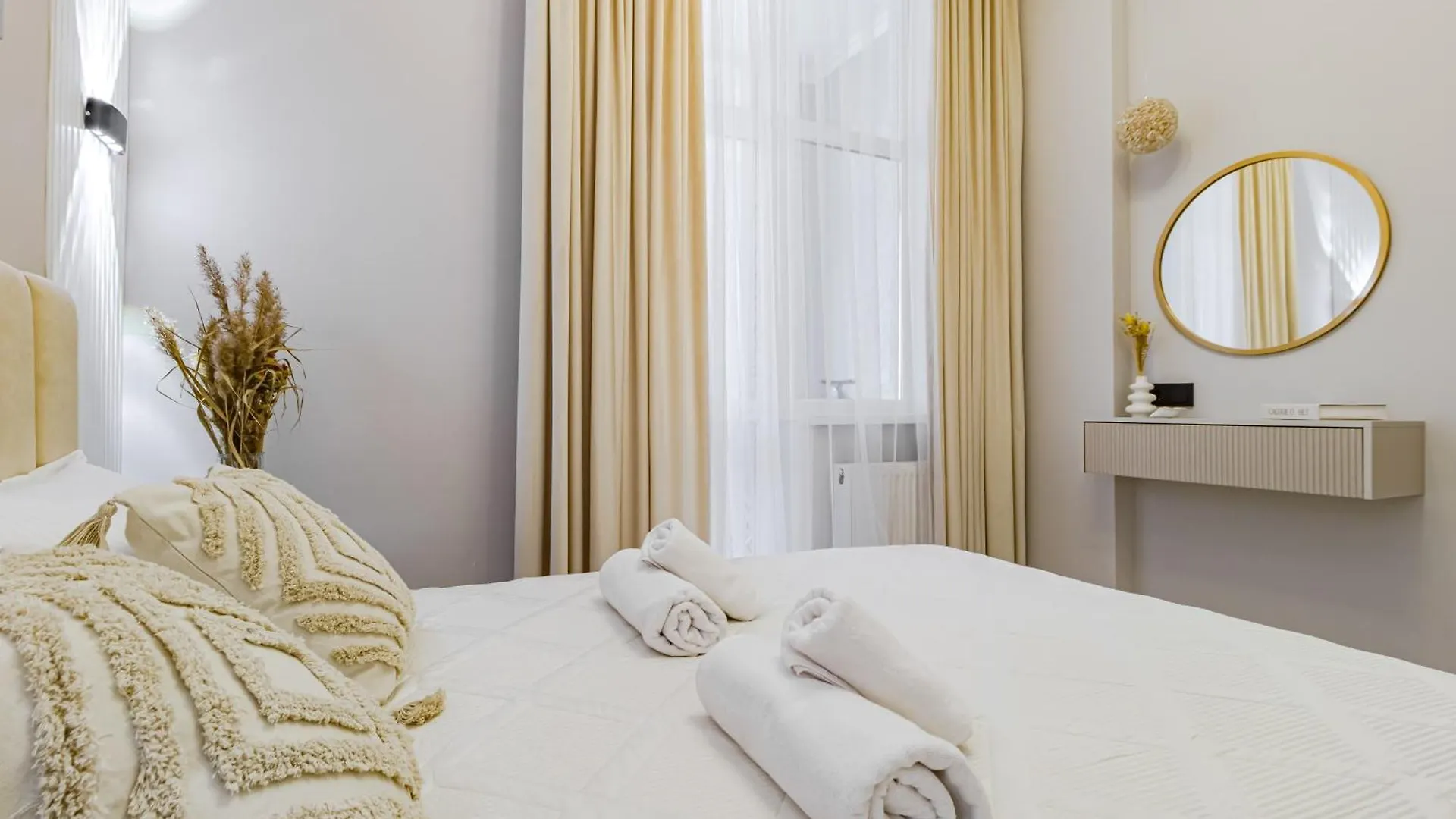 Cozy Neoclassic Apartments Nur-Sultan  Nur-Sultan (Astana)