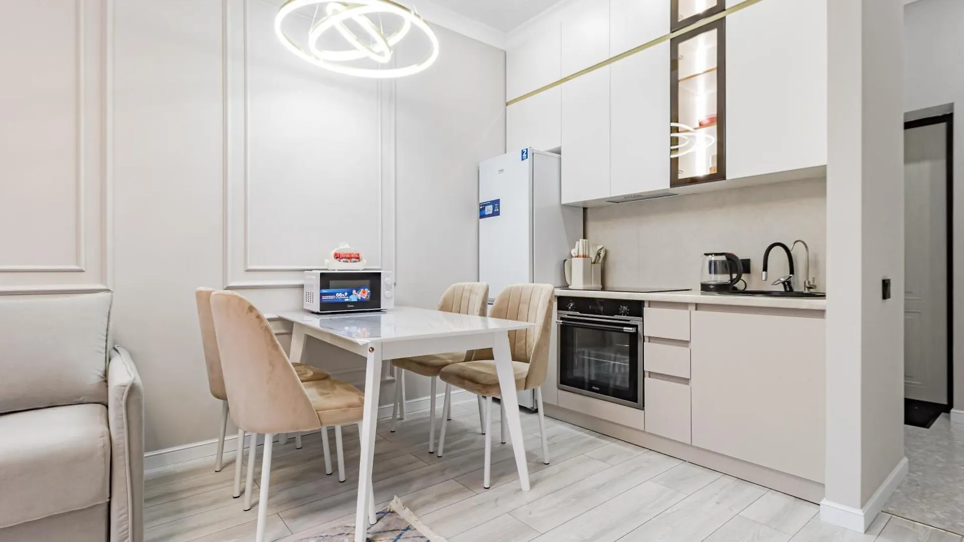 Cozy Neoclassic Apartments Nur-Sultan